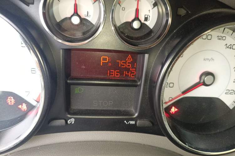 Used Peugeot 308 2013 1.6L Automatic YouShang Model Odometer Close Up