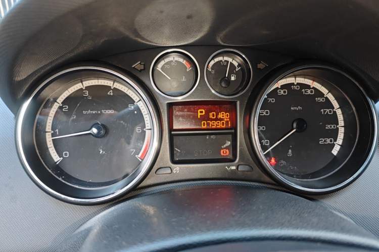 Used Peugeot 308 2013 1.6T SW Fashion Edition Odometer Close Up