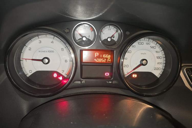 Used Peugeot 308 2013 1.6L Automatic Fashion Model Odometer Close Up