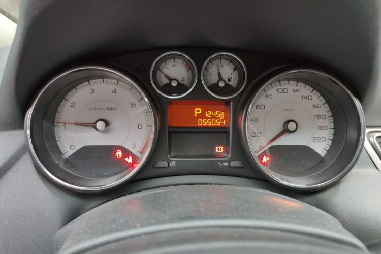 Used Peugeot 308 2013 1.6L Automatic YouShang Model Odometer Close Up