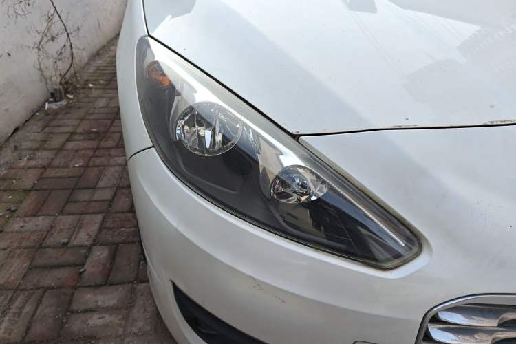Used Peugeot 308 2013 1.6L Automatic YouShang Model Right Front Headlight