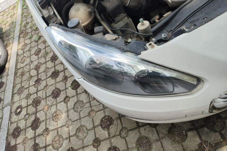 Used Peugeot 308 2013 1.6L Automatic Fashion Model Right Front Headlight