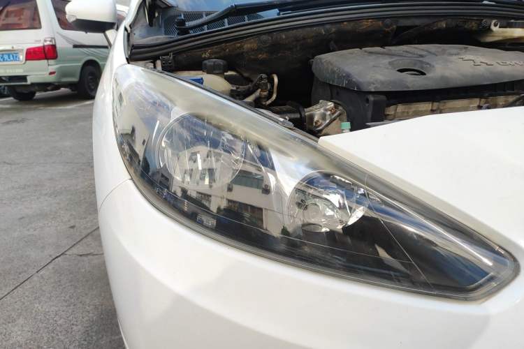 Used Peugeot 308 2013 1.6L Automatic YouShang Model Right Front Headlight