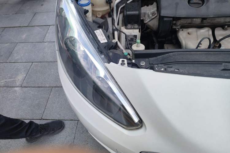 Used Peugeot 308 2013 1.6L Automatic YouShang Model Right Front Headlight