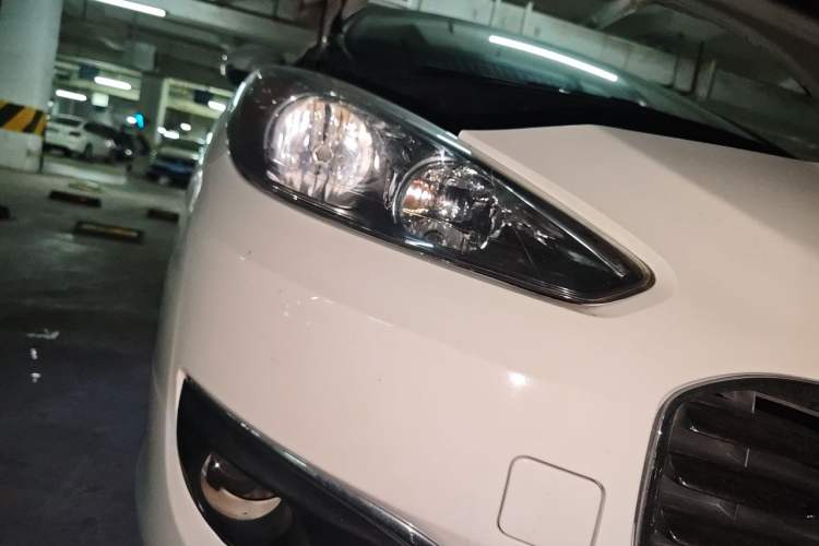 Used Peugeot 308 2013 1.6L Manual Fashion Model Right Front Headlight
