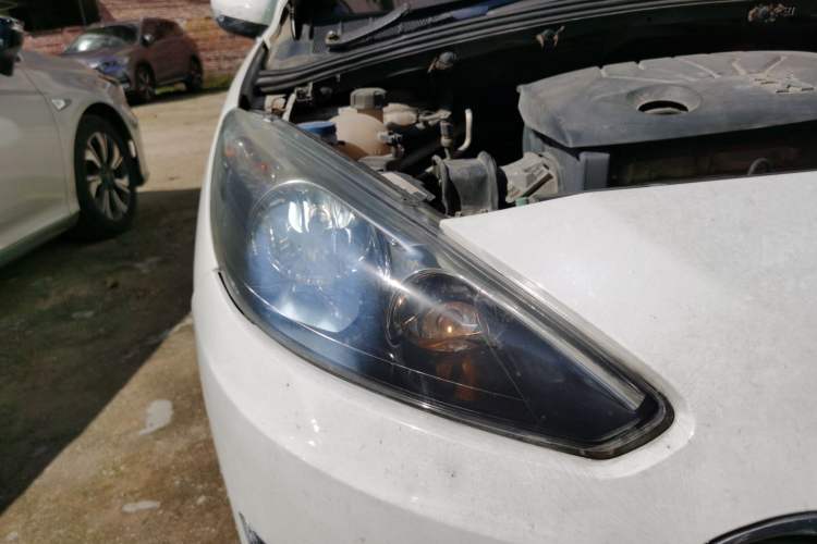 Used Peugeot 308 2013 1.6L Automatic YouShang Model Right Front Headlight