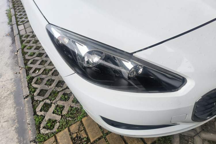 Used Peugeot 308 2013 1.6L Automatic Fashion Model Right Front Headlight