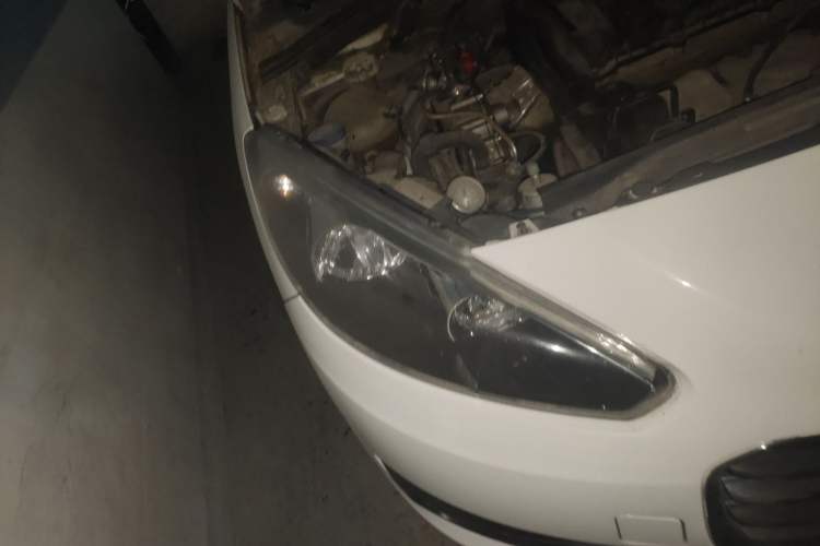 Used Peugeot 308 2013 1.6L Manual YouShang Model CNG Right Front Headlight