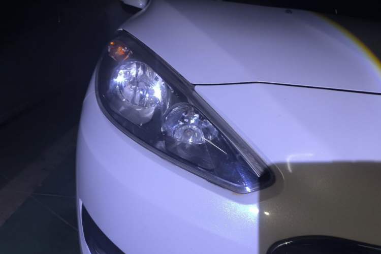 Used Peugeot 308 2013 1.6L Automatic YouShang Model Right Front Headlight