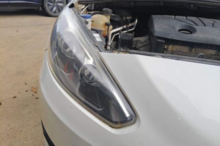 Used Peugeot 308 2013 1.6L Automatic YouShang Model Right Front Headlight