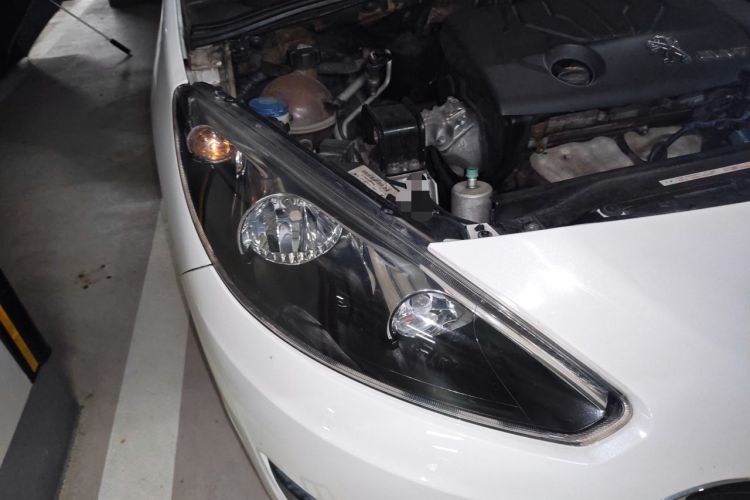 Used Peugeot 308 2013 1.6L Automatic YouShang Model Right Front Headlight