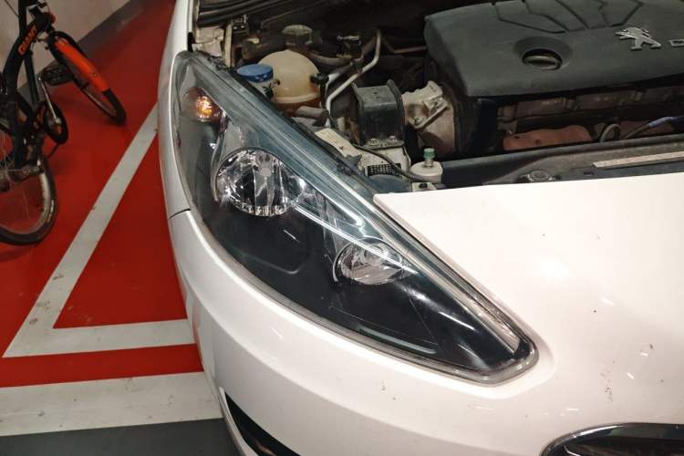 Used Peugeot 308 2013 1.6L Automatic Fashion Model Right Front Headlight