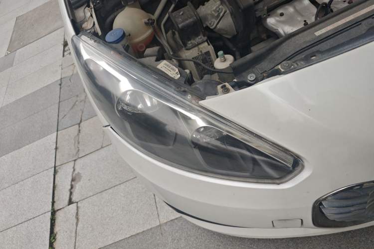 Used Peugeot 308 2013 1.6L Automatic YouShang Model Right Front Headlight