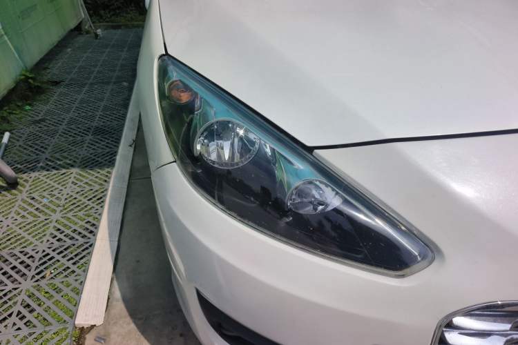 Used Peugeot 308 2013 1.6L Automatic YouShang Chen Kun Excellent Edition Right Front Headlight