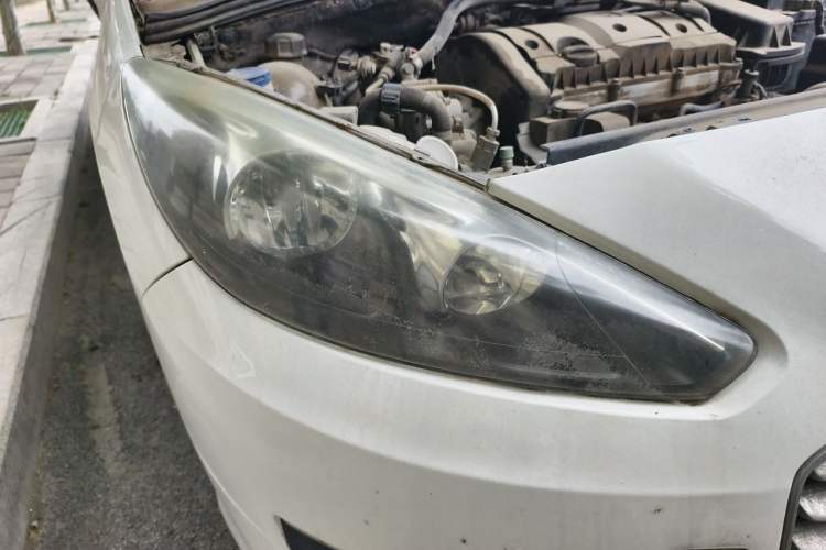 Used Peugeot 308 2013 1.6L Manual YouShang Model CNG Right Front Headlight