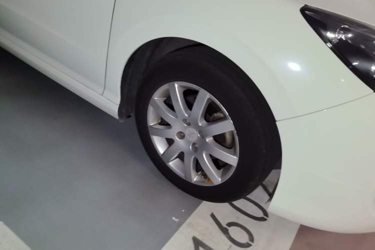 Used Peugeot 308 2013 1.6L Automatic YouShang Model Right Front Wheel Hub