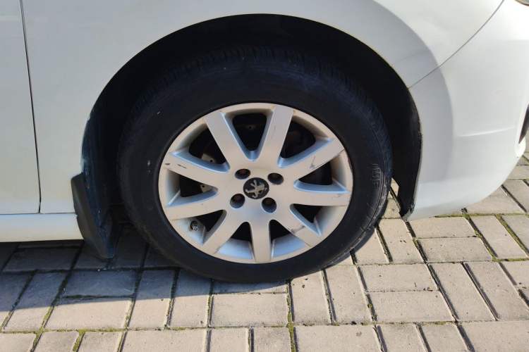 Used Peugeot 308 2013 1.6L Manual YouShang Model Right Front Wheel Hub