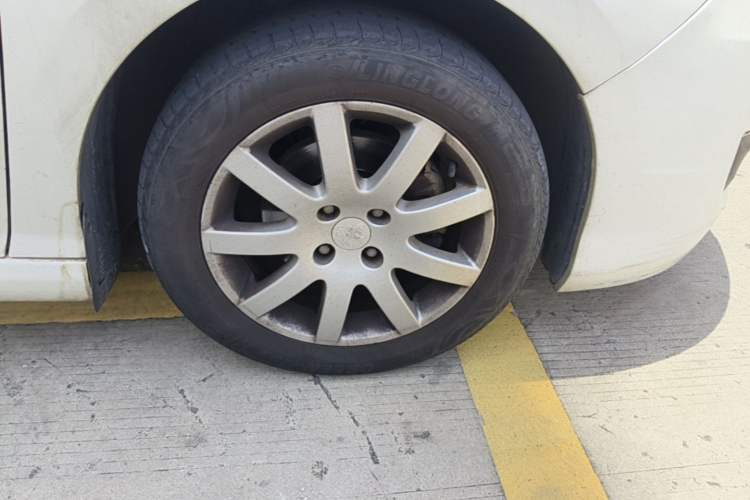 Used Peugeot 308 2013 1.6L Automatic Fashionable Chen Kun Excellent Edition Right Front Wheel Hub