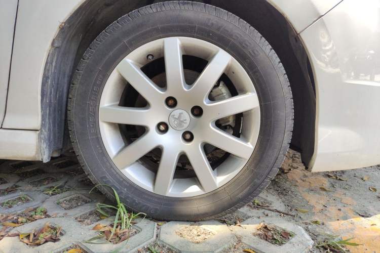 Used Peugeot 308 2013 1.6L Manual Fashion Model Right Front Wheel Hub