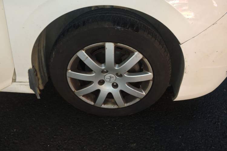 Used Peugeot 308 2013 1.6L Automatic Fashionable Chen Kun Excellent Edition Right Front Wheel Hub