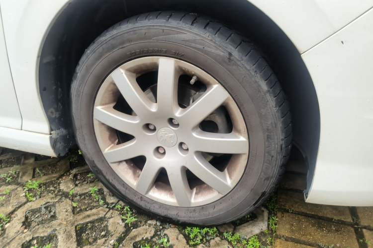 Used Peugeot 308 2013 1.6L Automatic Fashion Model Right Front Wheel Hub