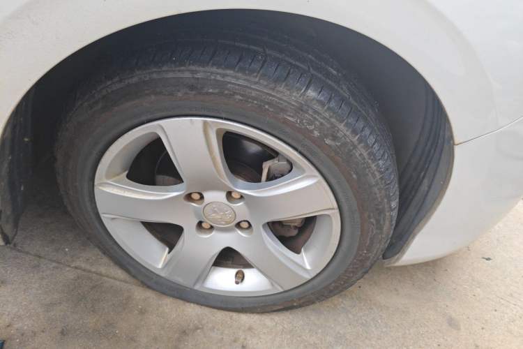 Used Peugeot 308 2013 1.6L Automatic YouShang Model Right Front Wheel Hub