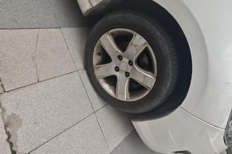 Used Peugeot 308 2013 1.6L Automatic YouShang Model Right Front Wheel Hub