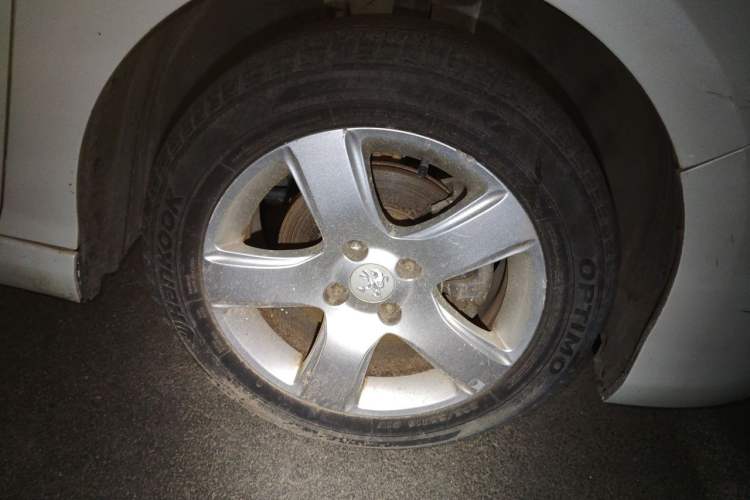 Used Peugeot 308 2013 1.6L Manual YouShang Model CNG Right Front Wheel Hub