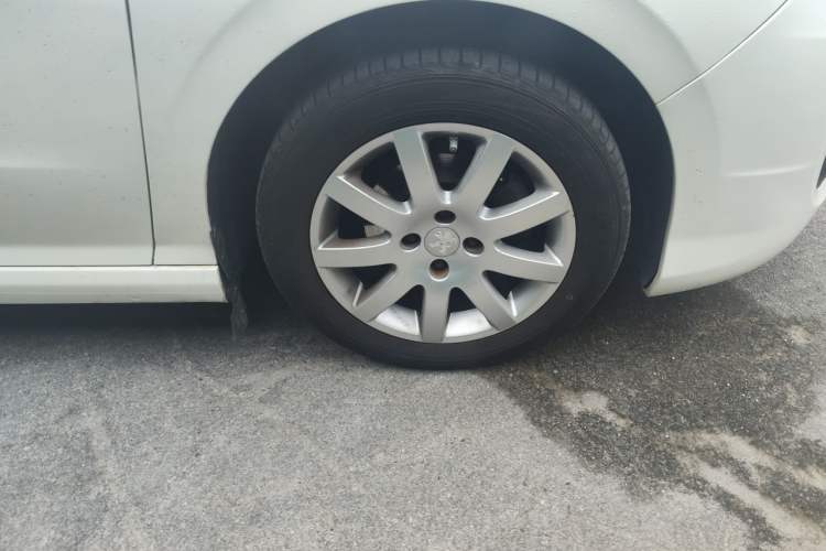 Used Peugeot 308 2013 1.6L Manual YouShang Model Right Front Wheel Hub