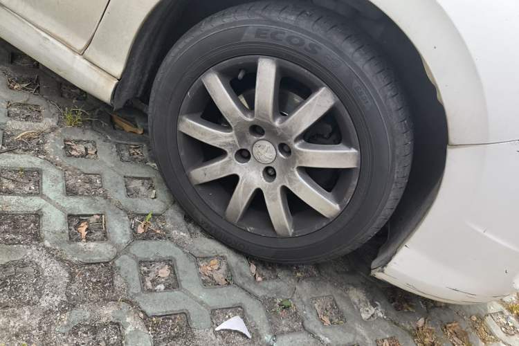Used Peugeot 308 2013 1.6L Manual YouShang Model Right Front Wheel Hub