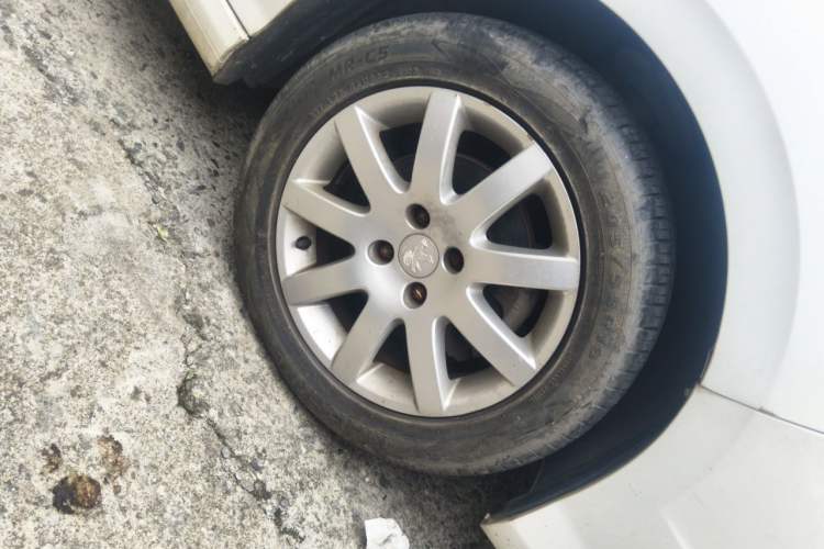 Used Peugeot 308 2013 1.6L Automatic YouShang Model Right Front Wheel Hub
