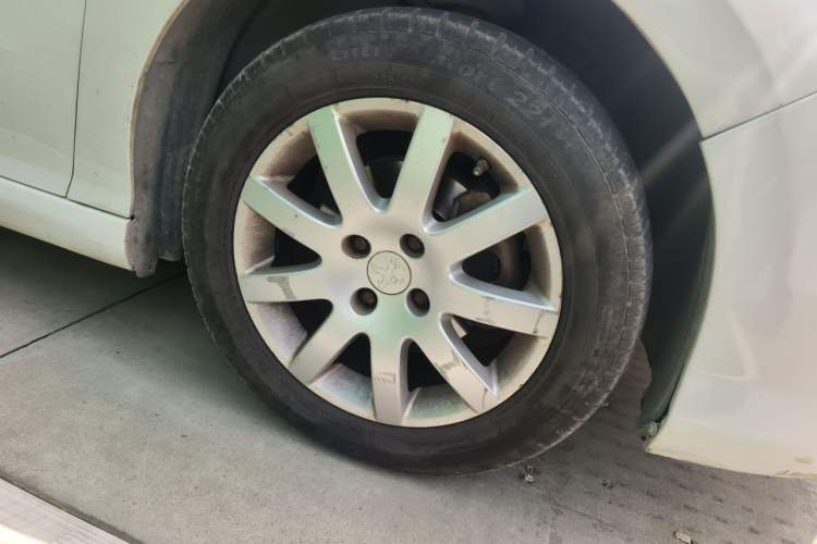 Used Peugeot 308 2013 1.6L Automatic YouShang Chen Kun Excellent Edition Right Front Wheel Hub