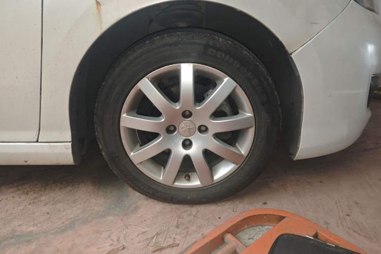 Used Peugeot 308 2013 1.6L Automatic YouShang Model Right Front Wheel Hub