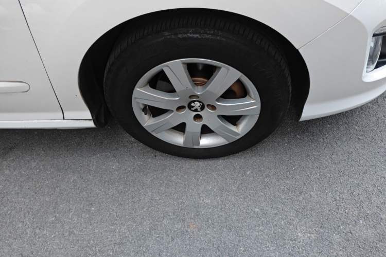 Used Peugeot 308 2013 1.6T SW Fashion Edition Right Front Wheel Hub