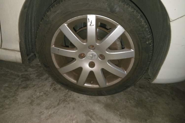 Used Peugeot 308 2013 1.6L Automatic Fashion Model Right Front Wheel Hub