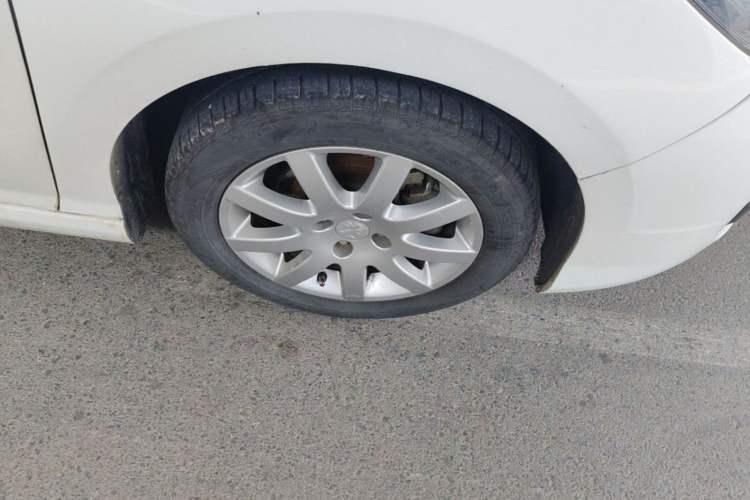 Used Peugeot 308 2013 1.6L Manual YouShang Model Right Front Wheel Hub