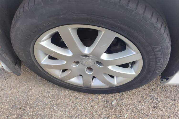 Used Peugeot 308 2013 1.6L Automatic YouShang Model Right Front Wheel Hub