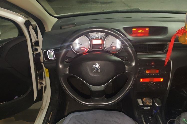 Used Peugeot 308 2013 1.6L Automatic YouShang Model Steering Wheel