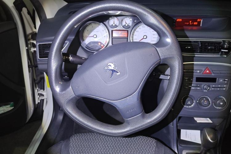 Used Peugeot 308 2013 1.6L Automatic YouShang Model Steering Wheel