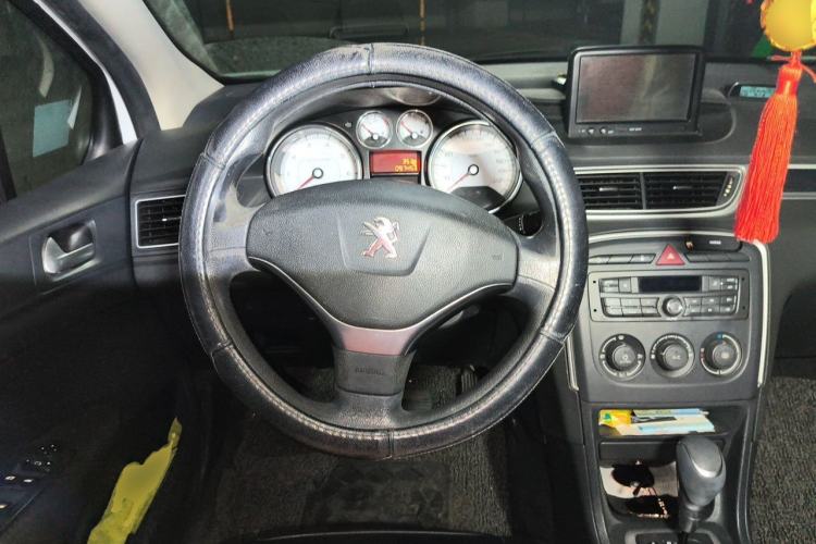 Used Peugeot 308 2013 1.6L Automatic YouShang Model Steering Wheel