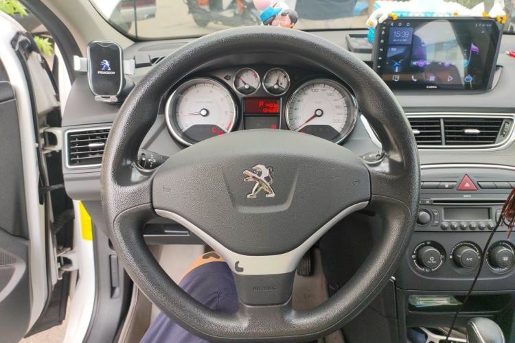 Used Peugeot 308 2013 1.6L Automatic YouShang Model Steering Wheel