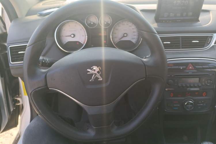 Used Peugeot 308 2013 1.6L Manual Fashion Model Steering Wheel