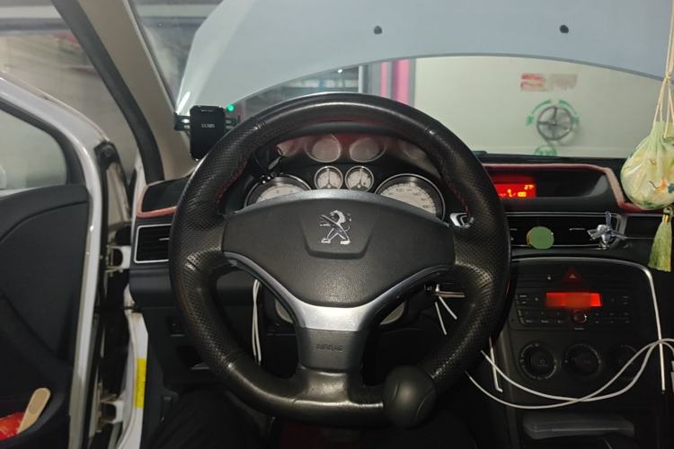 Used Peugeot 308 2013 1.6L Automatic YouShang Model Steering Wheel