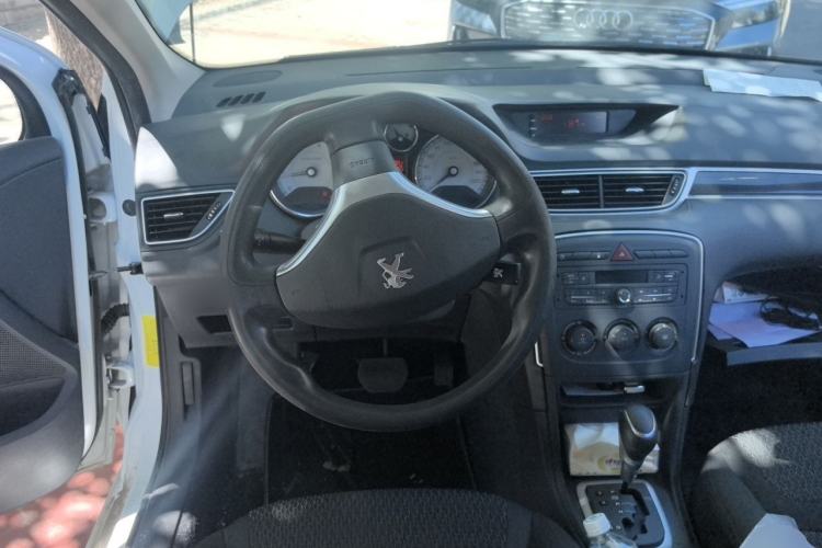 Used Peugeot 308 2013 1.6L Automatic YouShang Model Steering Wheel