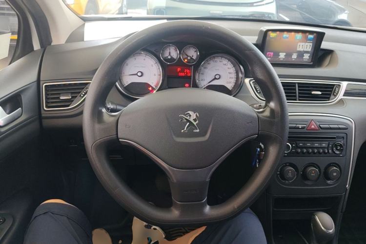 Used Peugeot 308 2013 1.6L Automatic YouShang Model Steering Wheel