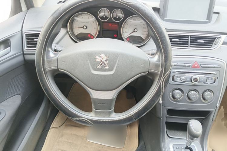 Used Peugeot 308 2013 1.6L Automatic Fashionable Chen Kun Excellent Edition Steering Wheel