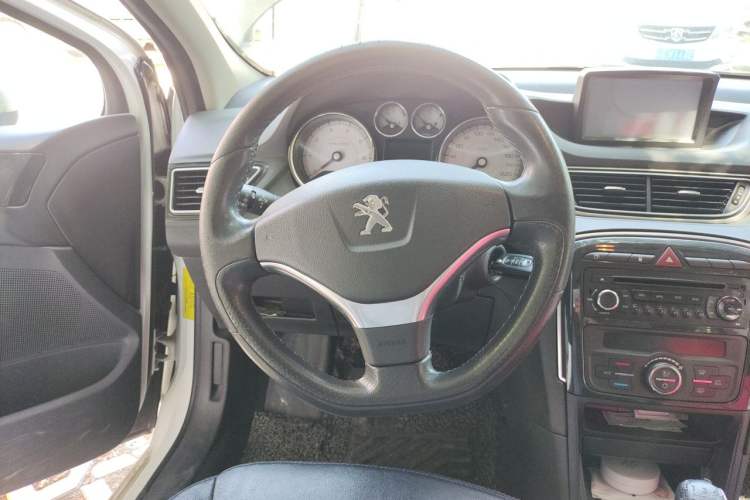 Used Peugeot 308 2013 1.6L Manual Fashion Model Steering Wheel