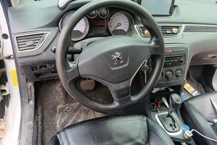 Used Peugeot 308 2013 1.6L Automatic YouShang Model Steering Wheel