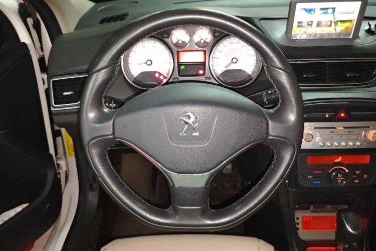 Used Peugeot 308 2013 1.6L Automatic Fashion Model Steering Wheel