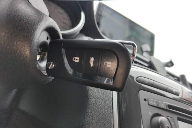 Used Peugeot 308 2013 1.6L Automatic Fashion Model Vehicle Key
